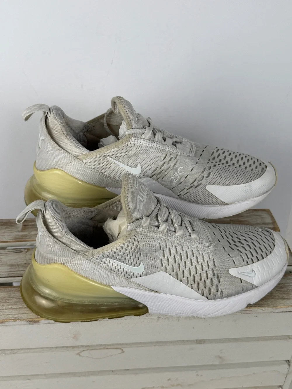 Nike Air Max 270 sneakers in a light bone, white color way size 7Y